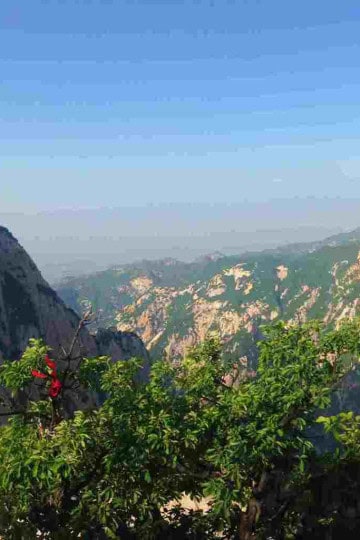 Huashan Everything You Need To Know About Surviving The World's Most Dangerous Hike Banner
