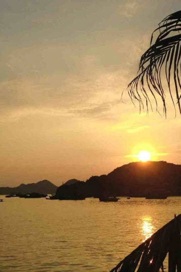 How to get from Hanoi to Cat Ba Island - The Cheapest and Best Way