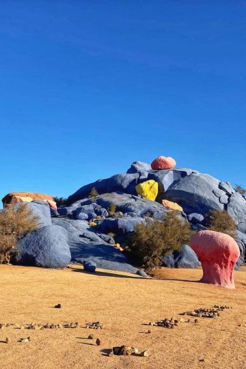 painted rocks tafraoute morocco guide